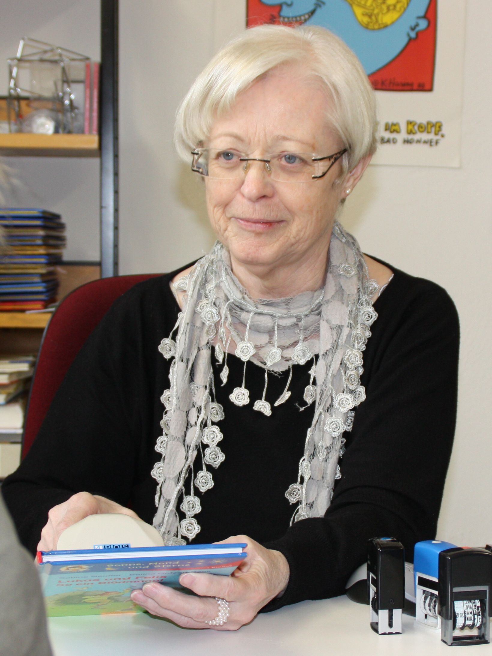  Büchereileiterin Marlene Rödder 